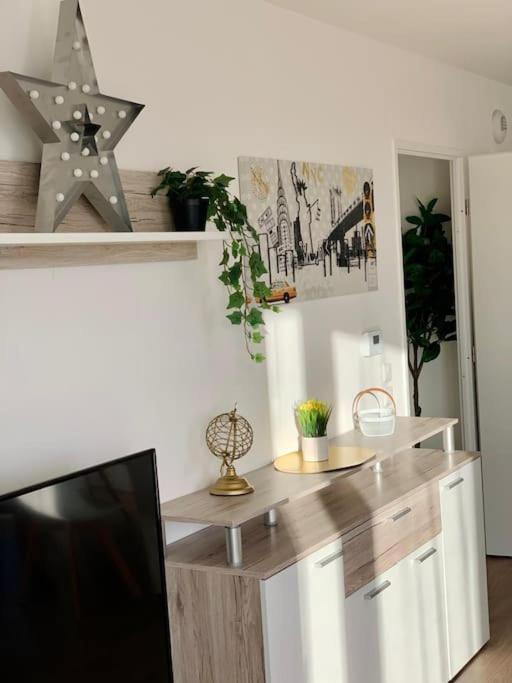 Apartamento Pourquoi Notre T3 Avec Parking Est Pour Vous ? Lila Exterior foto