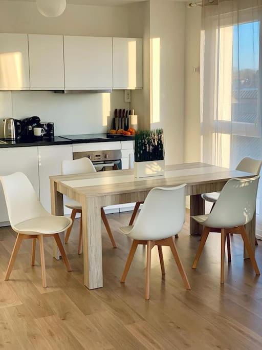 Apartamento Pourquoi Notre T3 Avec Parking Est Pour Vous ? Lila Exterior foto